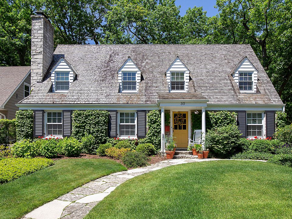 1st image of 30 Lakeside Pl