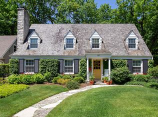 30 Lakeside Pl, Highland Park, IL 60035