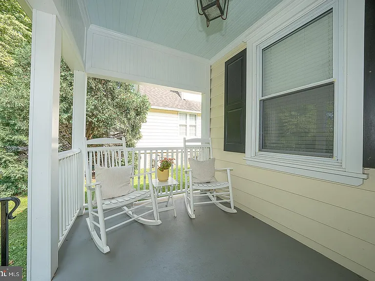 18 Clover Ln — Photo 5