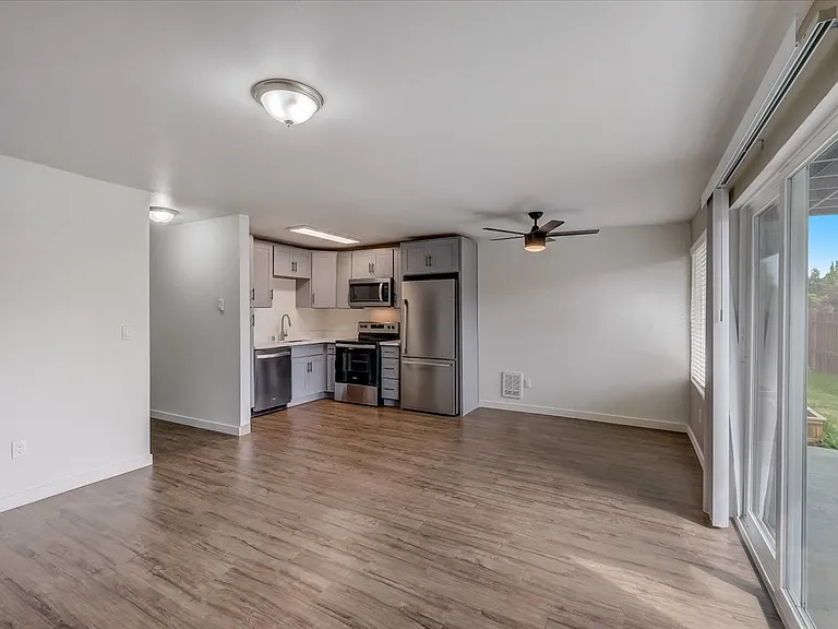 Overlook Terrace Apartments — Photo 7