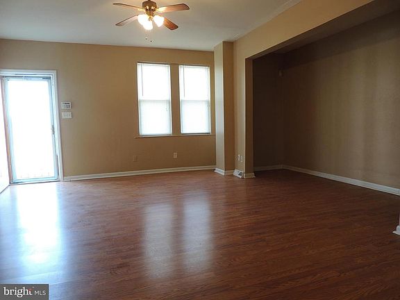 3rd image of 205 W 9th St