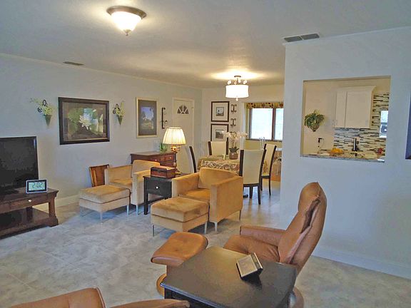 4th image of 172 Brady Dr.