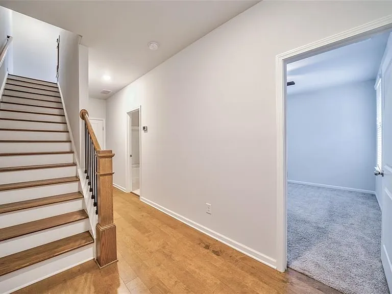 2510 Great Silver Fir Aly — Photo 6