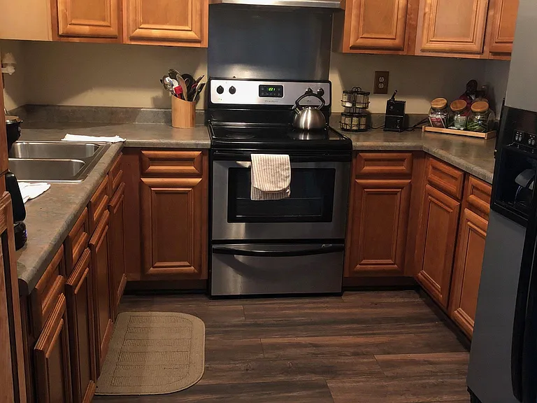 143 Simmons Dr — Photo 10