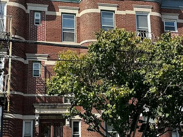 30-26 43rd St #10, Astoria, NY 11103