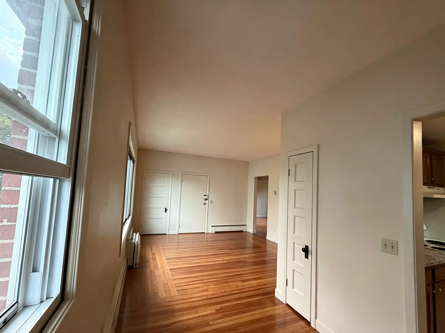 2 bed, 850 sqft, $1,800 — Photo 3