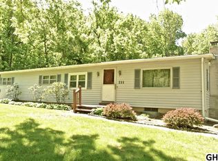 211 Sherwood Dr, Carlisle, PA 17015