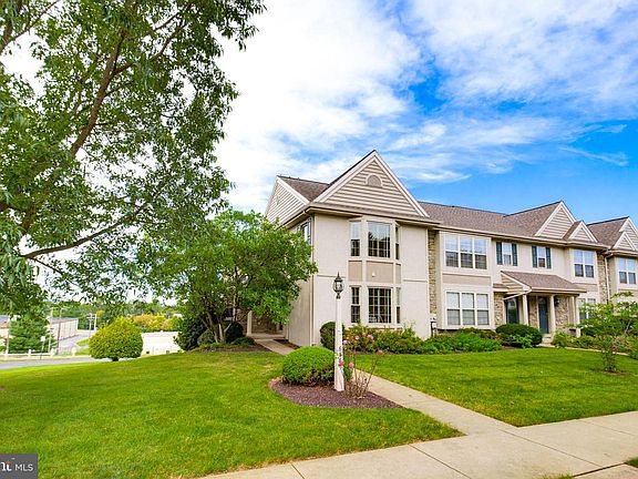 2nd image of 636 Royal View Dr