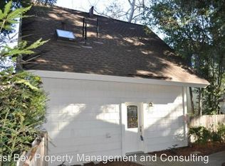 2532 W Middlefield Rd, Mountain View, CA 94043