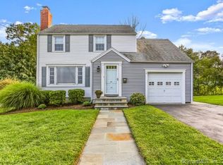 49 Round Hill Rd, Stratford, CT 06614