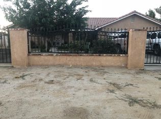 10513 E Avenue R12, Sun Village, CA 93543