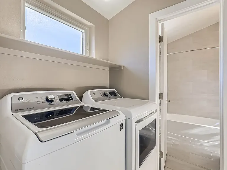 3880 1/2 Sheridan Blvd — Photo 11