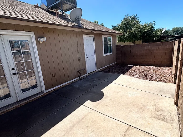 8931 W Desert Jewel Dr — Photo 2