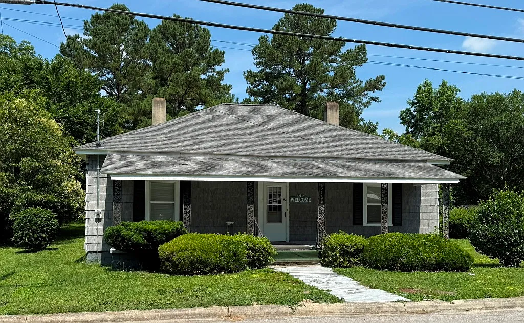 3 bed, 1388 sqft, $850 — Photo 2