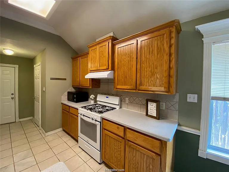 2309 Norham Dr — Photo 11