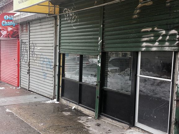 5th image of 954 Longwood Ave
