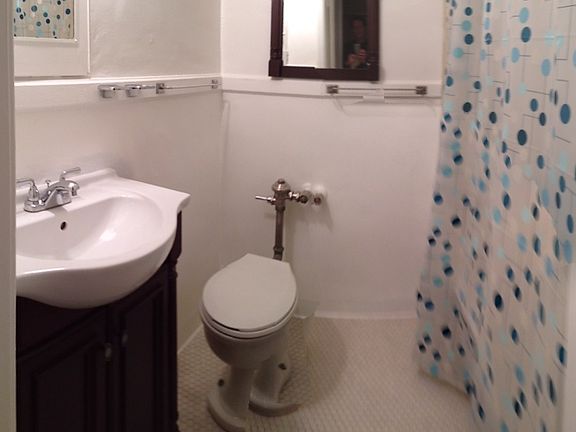 2nd image of 1105 N Pennsylvania St #5