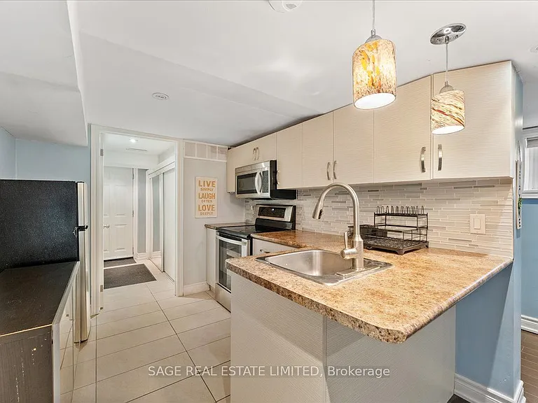 207 Cedarvale Ave #LOWER — Photo 8