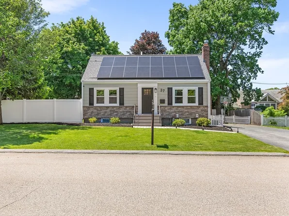 37 Bonad Rd, Stoneham, MA 02180