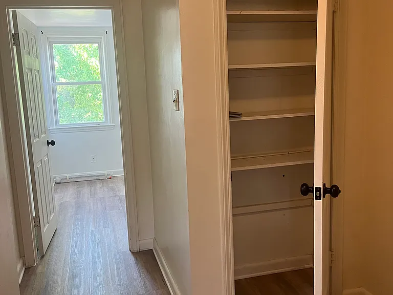 152 Madison Dr — Photo 2