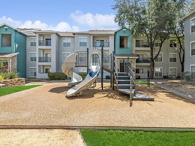4200 Horizon North Pkwy — Photo 28