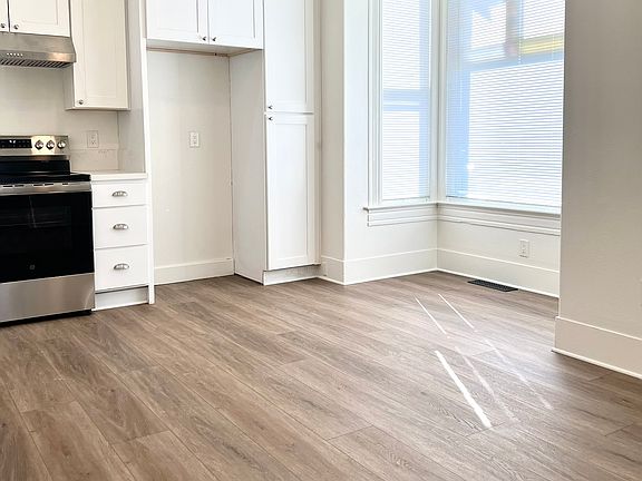 4th image of 7406 Church St