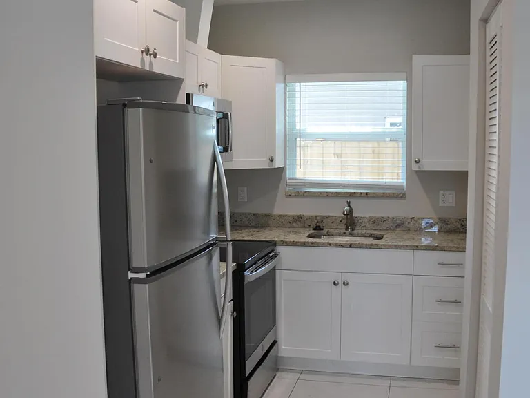 1216 NW 6th Ct #2 — Photo 9