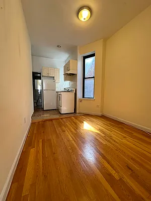 Rented by Bond New York | media 3