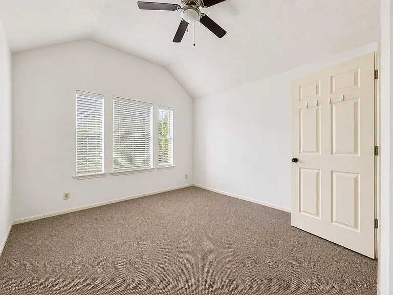 6303 Carissa Ct — Photo 10