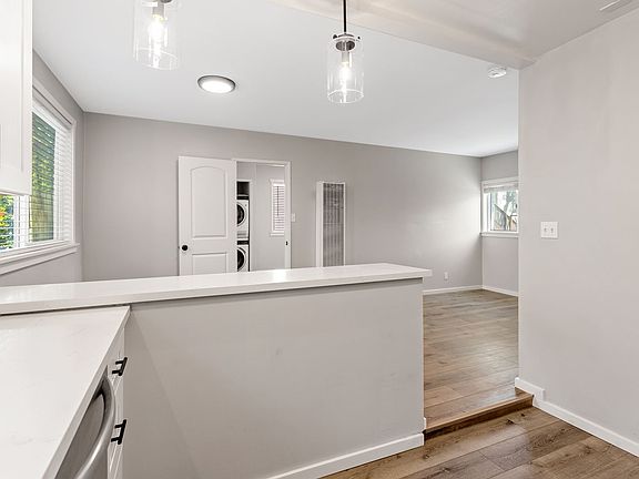 4th image of 3122 Rockview Pl APT B