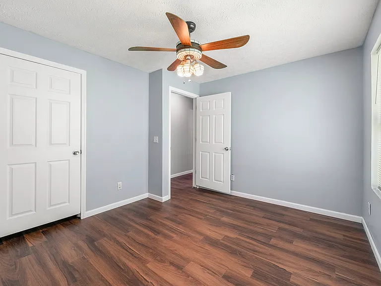 3247 Fairington Dr — Photo 16