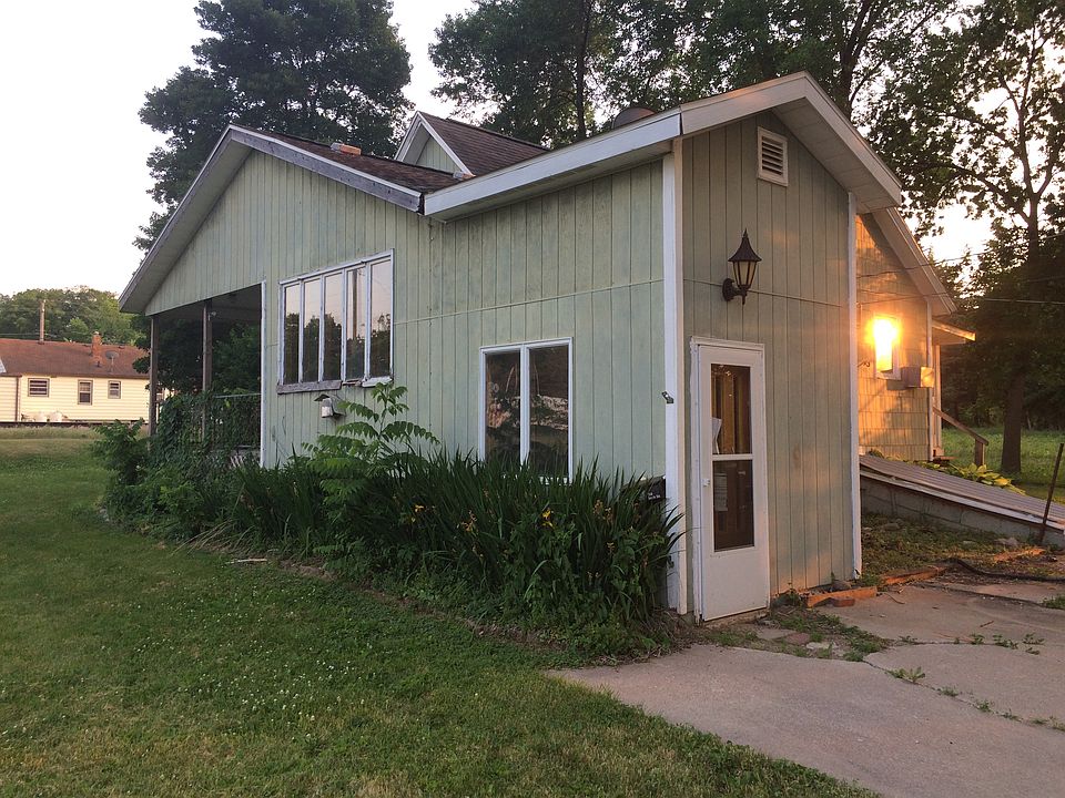 1st image of 208 Smith St