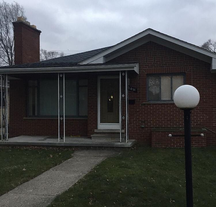 1st image of 21451 Cambridge Ave
