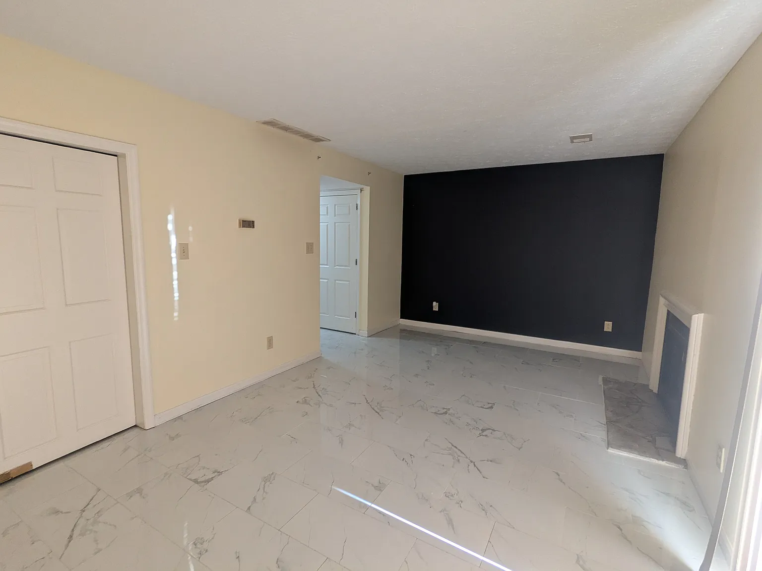 3 bed, 2.5 bath, 1408 sqft, $1,650 — Photo 4