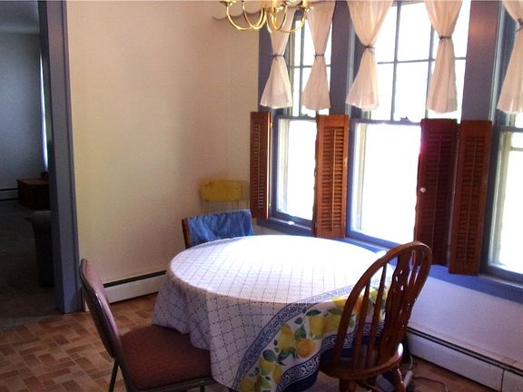 5th image of 40 Fair St