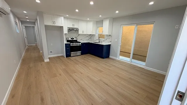 2638 N Frederic St #101 — Photo 8
