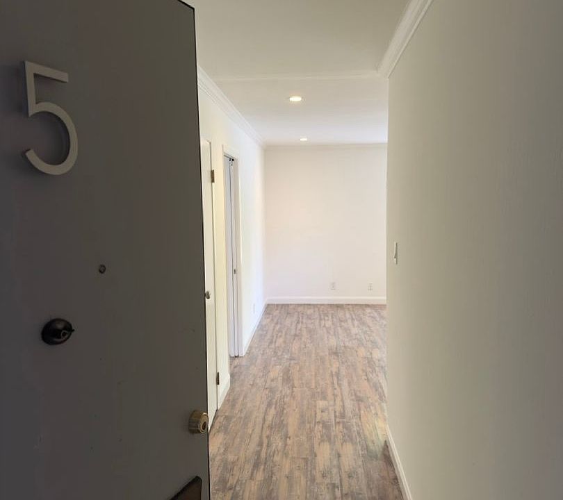 1st image of 565 Chestnut St APT 5