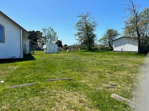 4th image of 501 & 545 Childs Ave