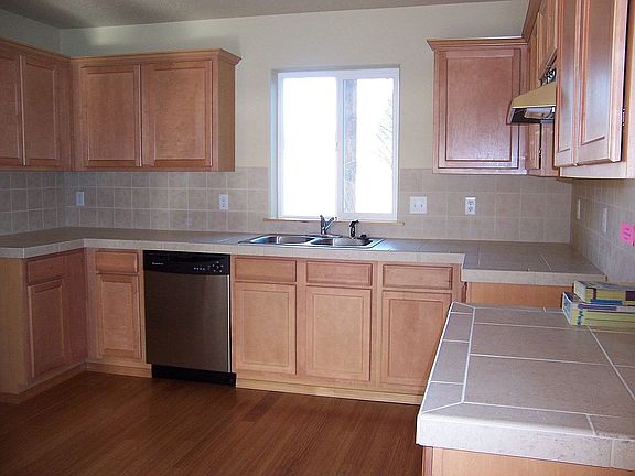 Spacious kitchen with lots of storage