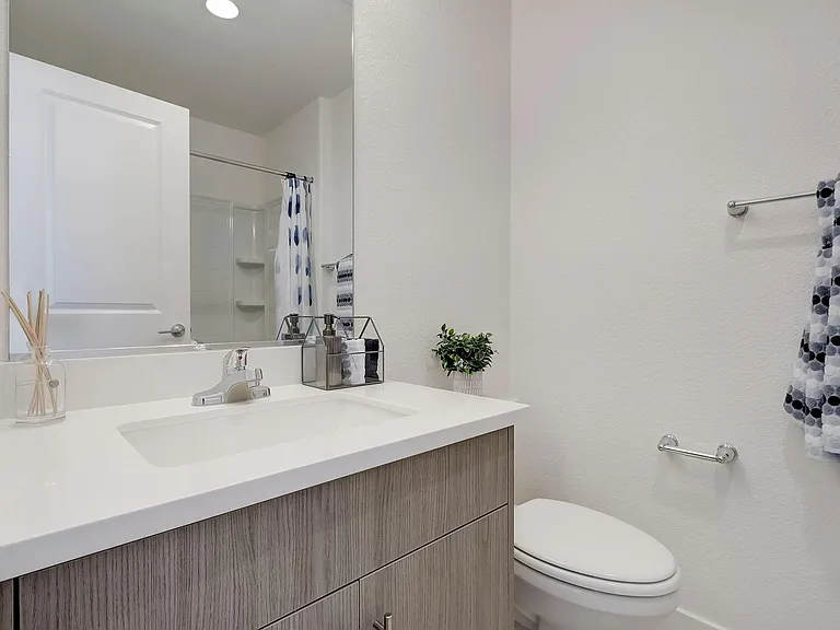 Estaire Luxury Townhomes — Photo 21
