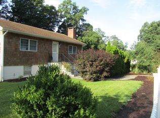 2 Cherry Dr, New Fairfield, CT 06812