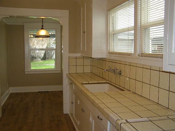 5th image of 1544 Hiawatha Ave