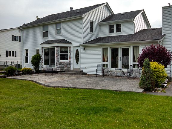 2nd image of 39 Northwood Ave