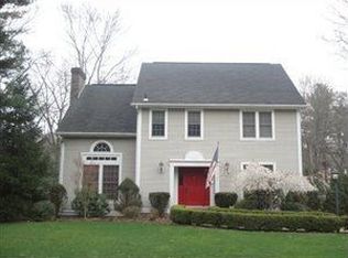 108 Dixon Dr, Pittsburgh, PA 15209