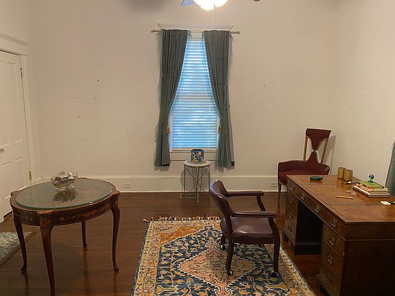 Bedroom/office w/ daylight view.