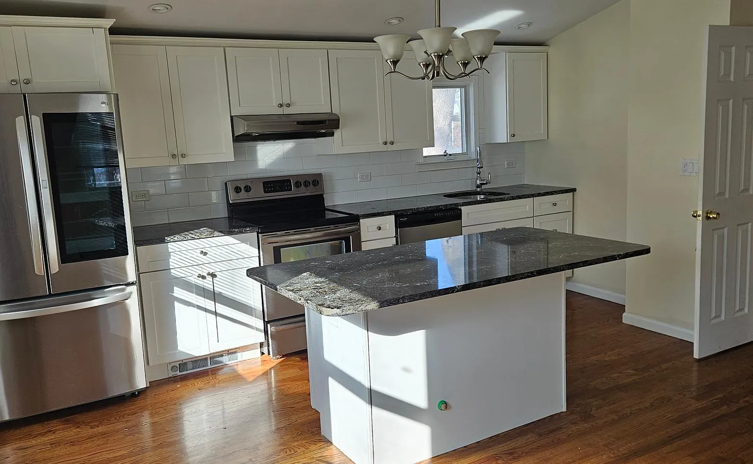 49 Reynolds St — Photo 1