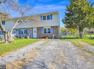 13 Hickory Ave, Gettysburg, PA 17325