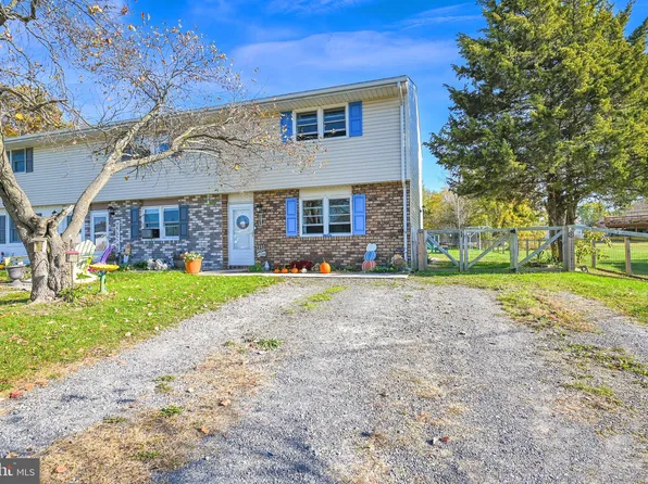 13 Hickory Ave, Gettysburg, PA 17325