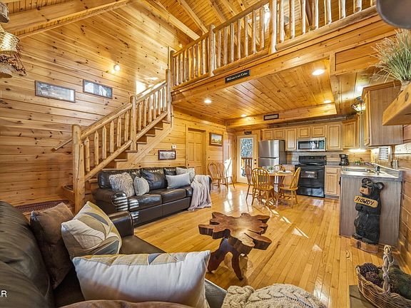 3rd image of 2016 Bear Creek Way