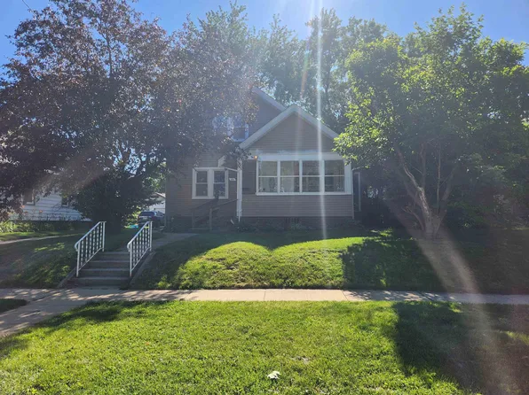 315 N Chicago Ave, Rockford, IL 61107